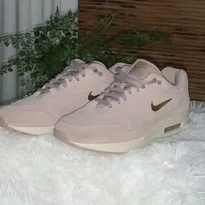 Nike Air Max 1 mens size 8.5 in Rare Jewel Particle Rose Nike 2018 Air Max 1 | Shoes | Nike Air Max Mens Size 85 In  main image 4